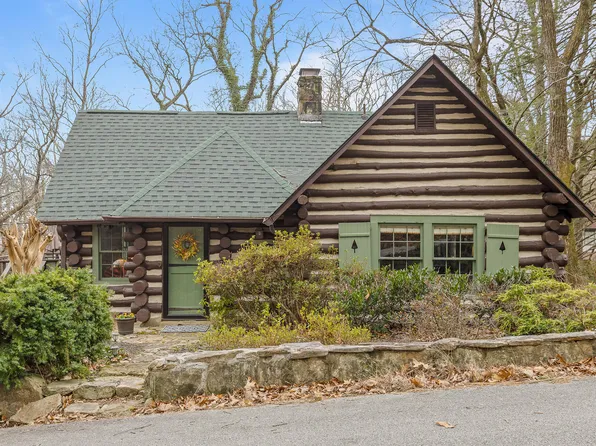 345 Gnome Trl, Lookout Mountain, GA 30750