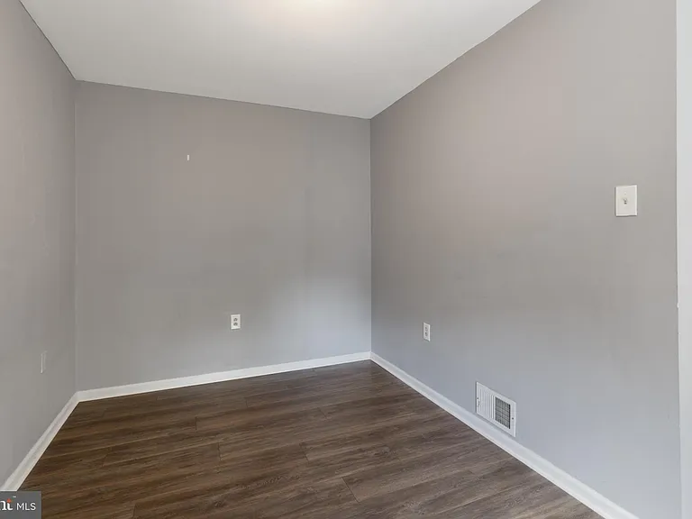 1719 Ridge Ave — Photo 22
