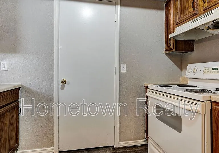 310 NW 118th St — Photo 16