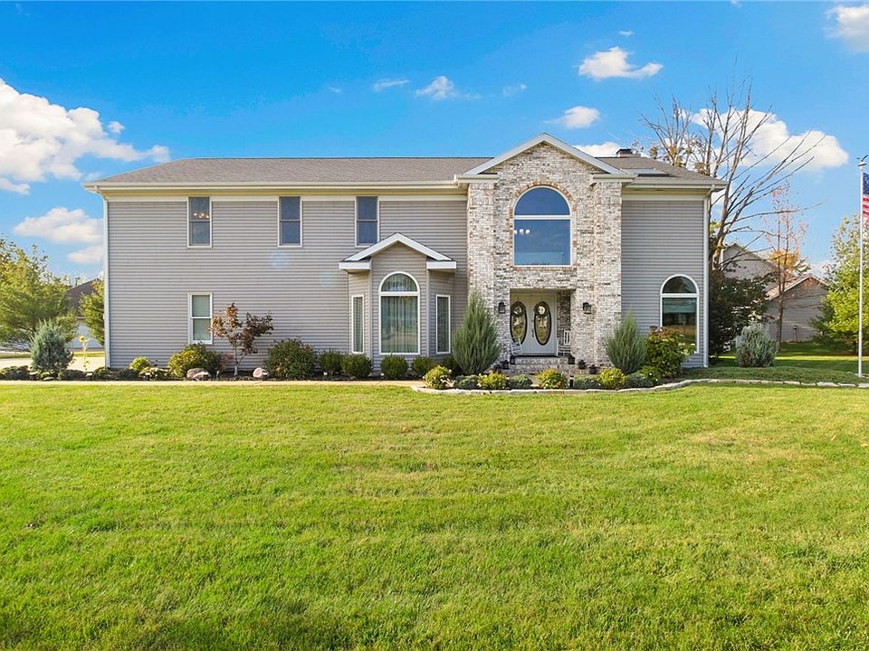 1st image of 3107 Oakwood Dr