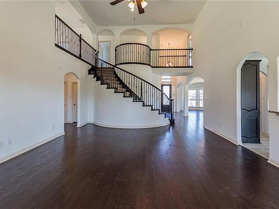 4th image of 9801 Milkweed Ln