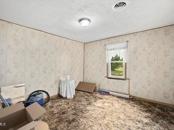 5th image of 2212 Ashwood Ave