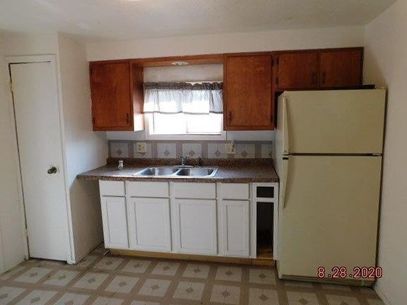 5th image of 712 S Bryan Ave