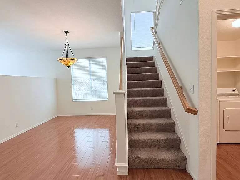 1023 Vista Pointe Cir — Photo 24