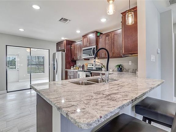 5th image of 11580 Chapman Ave