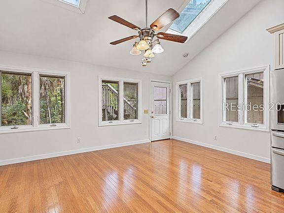 4th image of 2 Deerfield Road