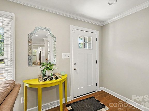 3rd image of 5621 Alanhurst Pl