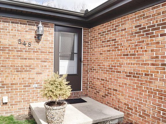 3rd image of 548 Surrey Ln