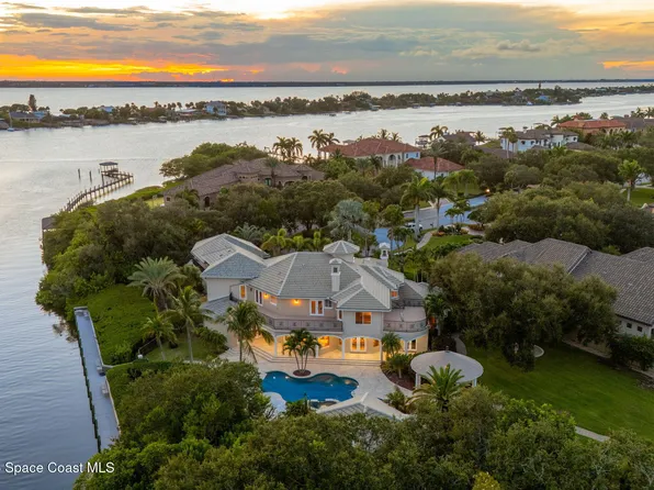 154 Lansing Island Dr, Indian Harbour Beach, FL 32937