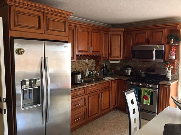 4th image of 2520 Westhigh Ave