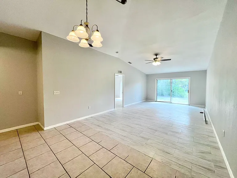 4395 Sherwood Forest Dr — Photo 12