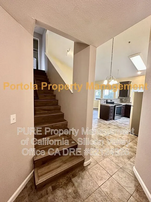 3 bed, 2.0 bath, 1219 sqft, $4,395 — Photo 2