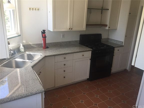 5th image of 544 Avenue A