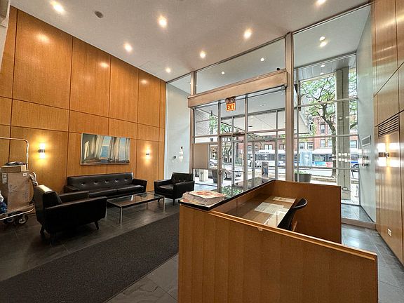 2nd image of 3033 N Sheridan Rd APT 1505