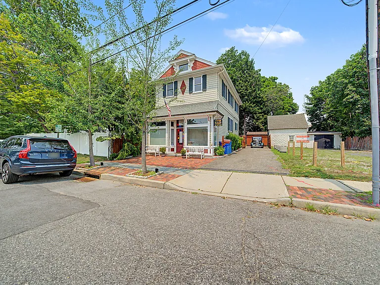 15 Chestnut St — Photo 24