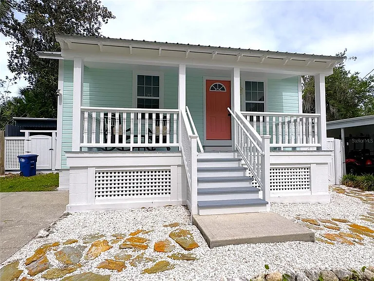 222 NE 1st Ave — Photo 1