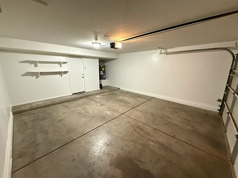 1457 E 10th Pl — Photo 13