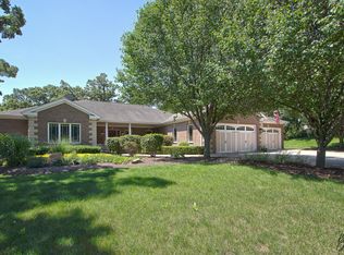 2613 Rolling Oaks Rd, Spring Grove, IL 60081