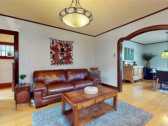 5th image of 1334 Victoria Ave