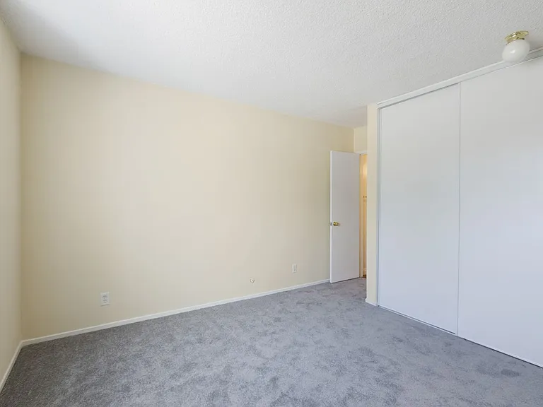 Lindley Apt — Photo 14