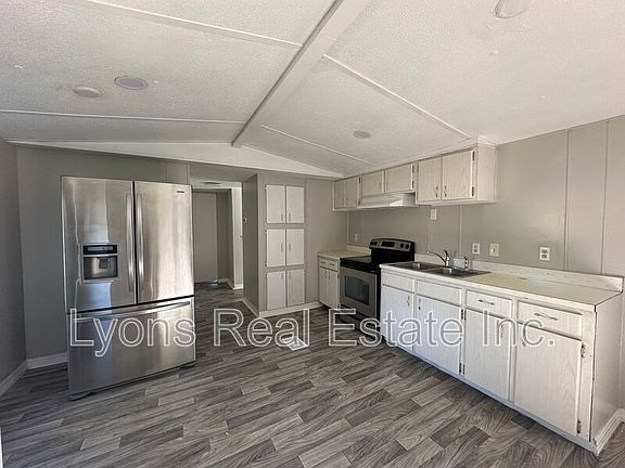 3rd image of 8135 Tolles Dr