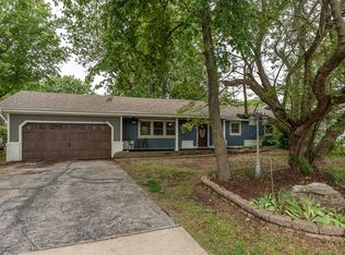 2407 S Ingram Mill Rd, Springfield, MO 65804