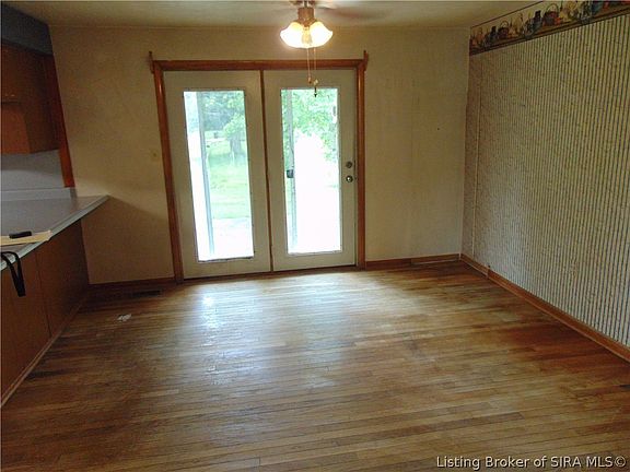 5th image of 413 Bellaire Drive