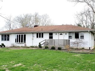 18540 White City Rd, Staunton, IL 62088