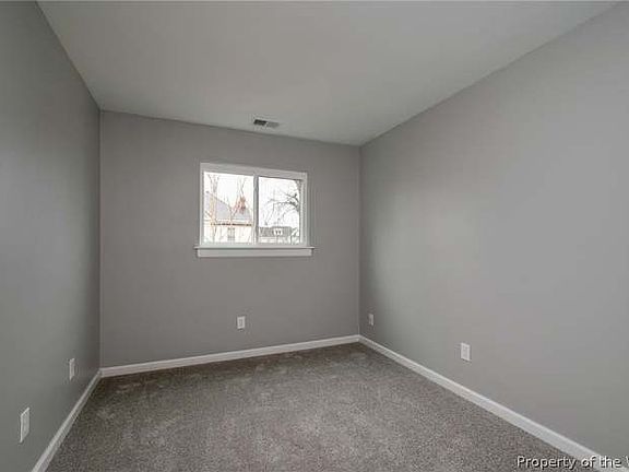 3rd image of 15 E Kelly Ave