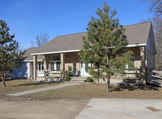 279 Castlegate Dr, Seymour, MO 65746