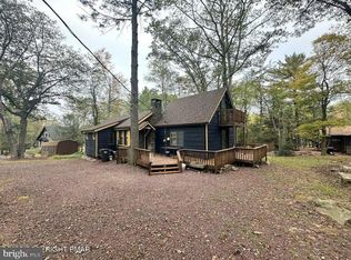 8 Buttonwood Rd, Lake Harmony, PA 18624