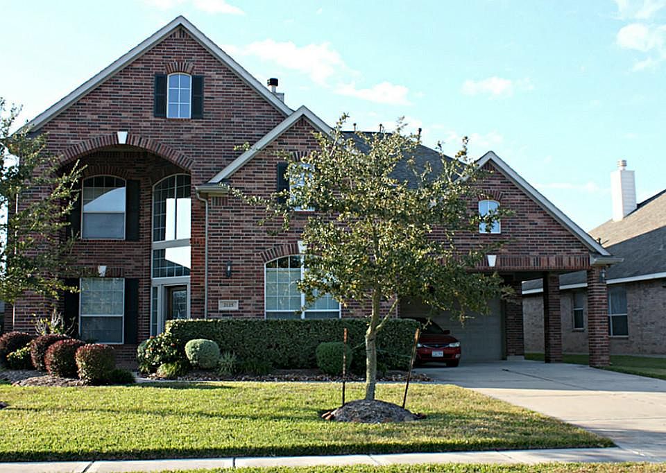 Beautifully updated home on cul-de-sac!