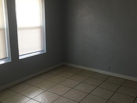 4th image of 2914 NW 25th St APT B