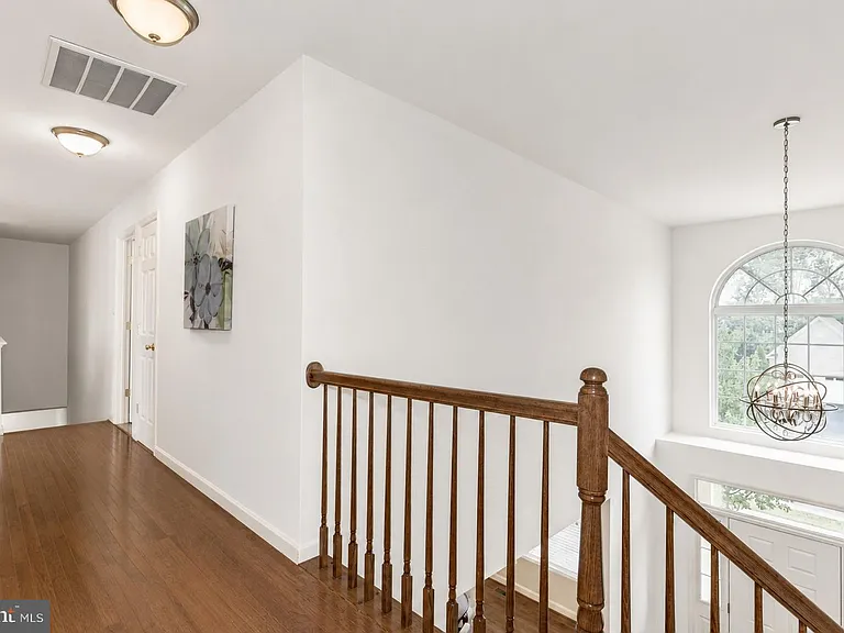 120 Nassau Dr — Photo 27