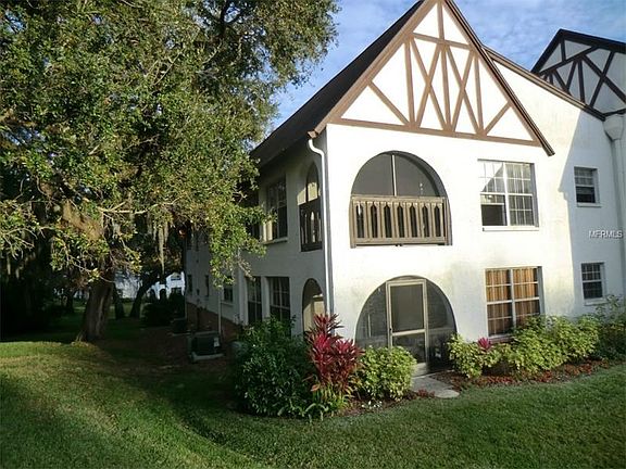 Exterior view - top corner