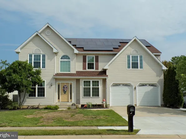 122 Hannum Dr, Bear, DE 19701