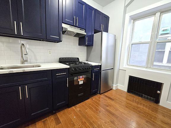 3rd image of 4317 34th Ave #2R