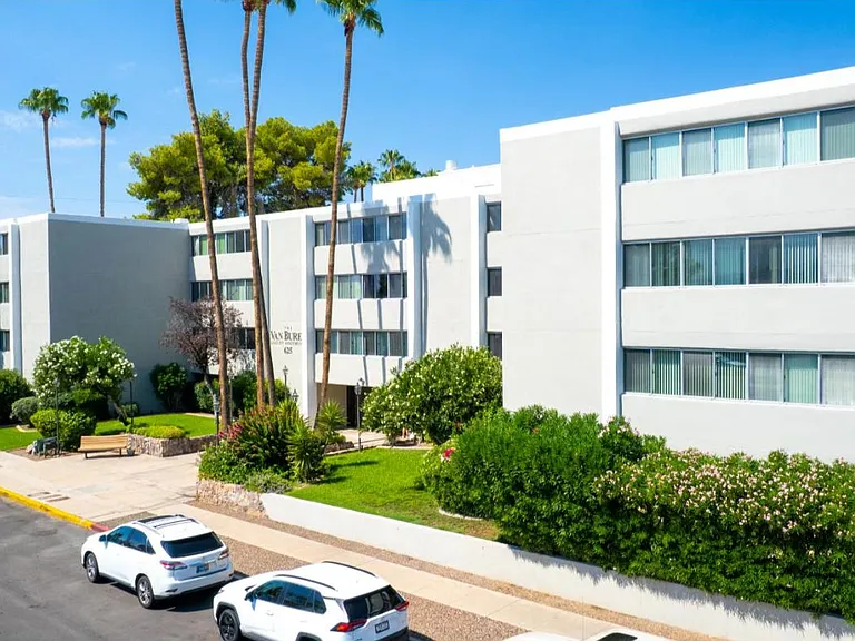 The Van Buren — Photo 7