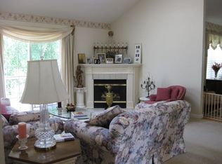 81 Turnberry Ct, Poughkeepsie, NY 12603