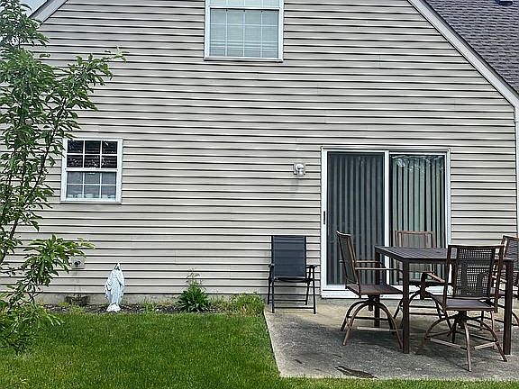 3rd image of 751 Heath Ln