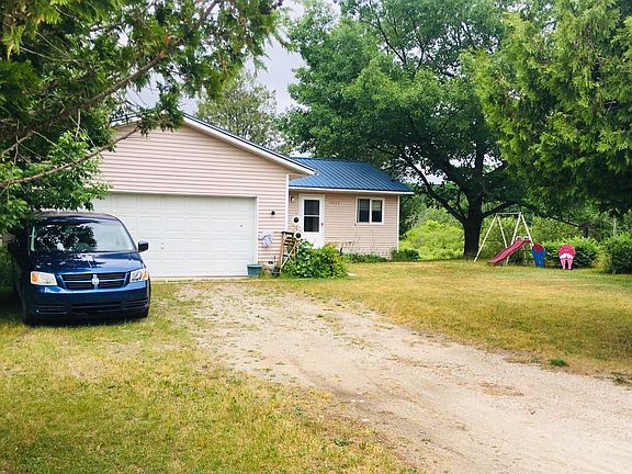 2nd image of 15222 Circle Dr