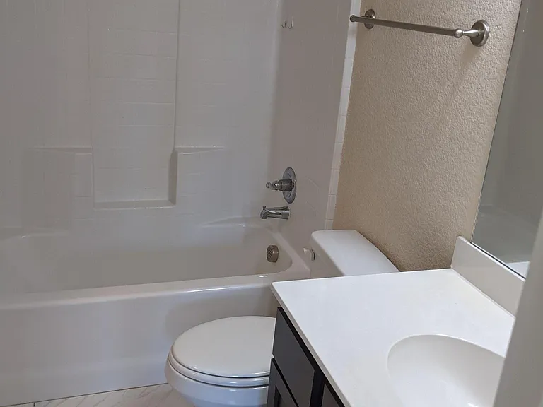 380 Woodgrove Dr #A — Photo 5