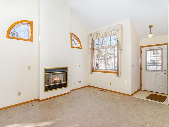 5th image of 9287 Troon Ct