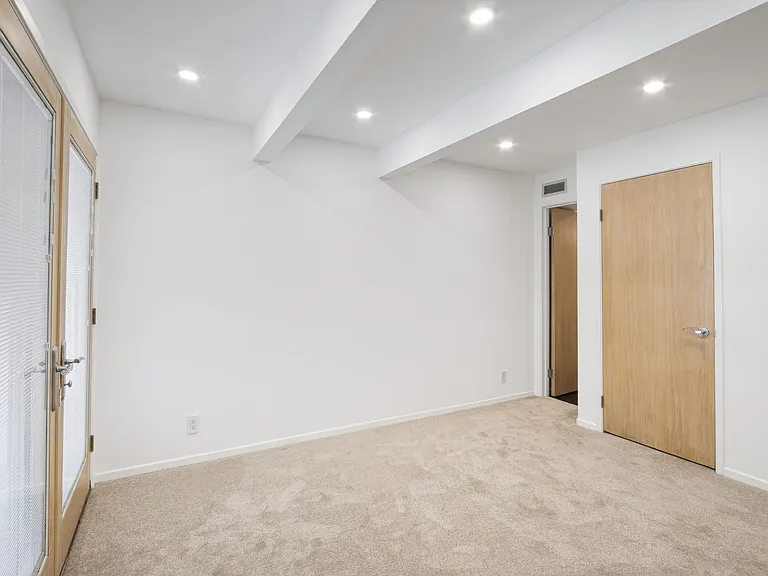404 Prospect St — Photo 20