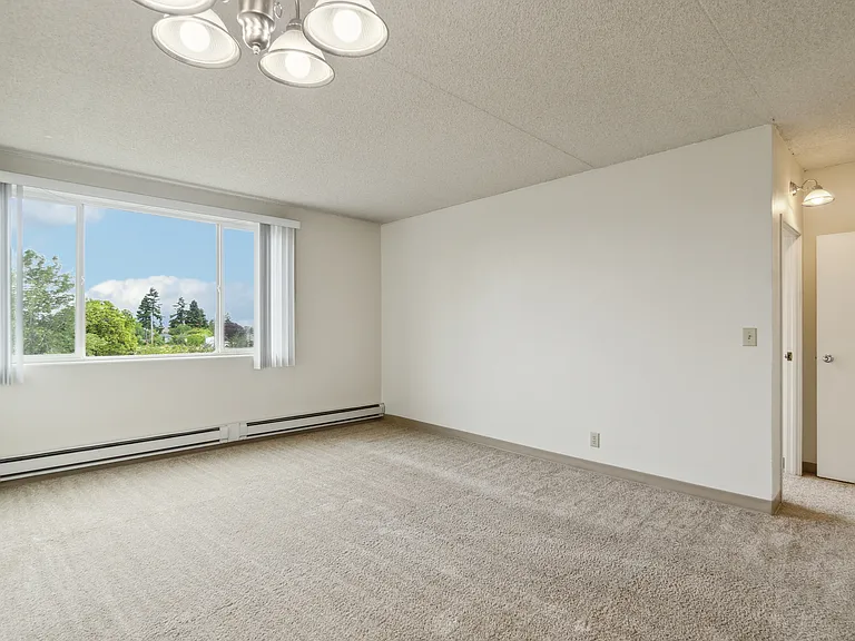 Life Manor Parkside — Photo 38