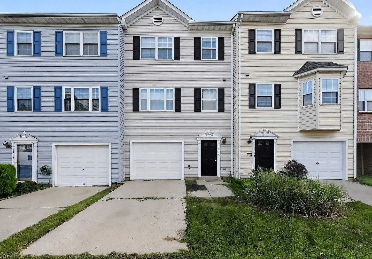 3 bed, 4.0 bath, 1360 sqft, $2,600 — Photo 1