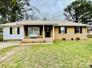 1002 Edgemont St, Albertville, AL 35950