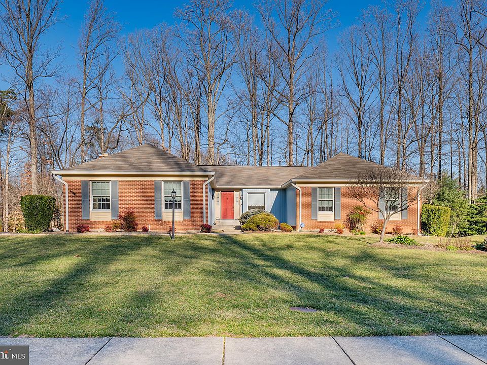 1st image of 9704 S Park Cir
