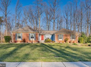 9704 S Park Cir, Fairfax Station, VA 22039