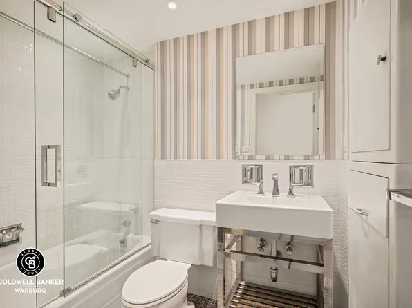 190 East 72nd Street image 9 of 18